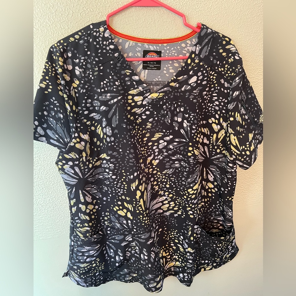 Dickies Women's Black and Yellow Printed Scrub Top